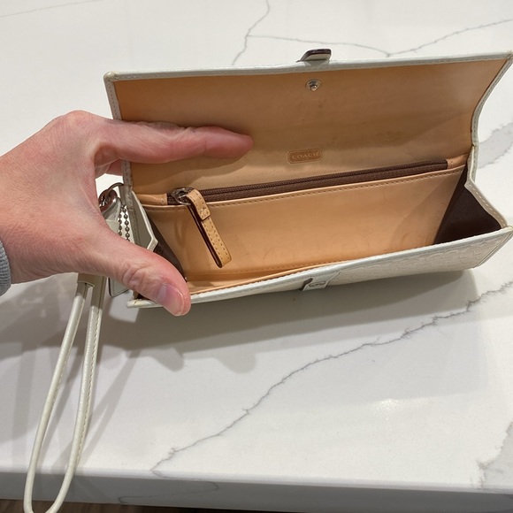 Coach wallet/wristlet - Picture 2 of 5